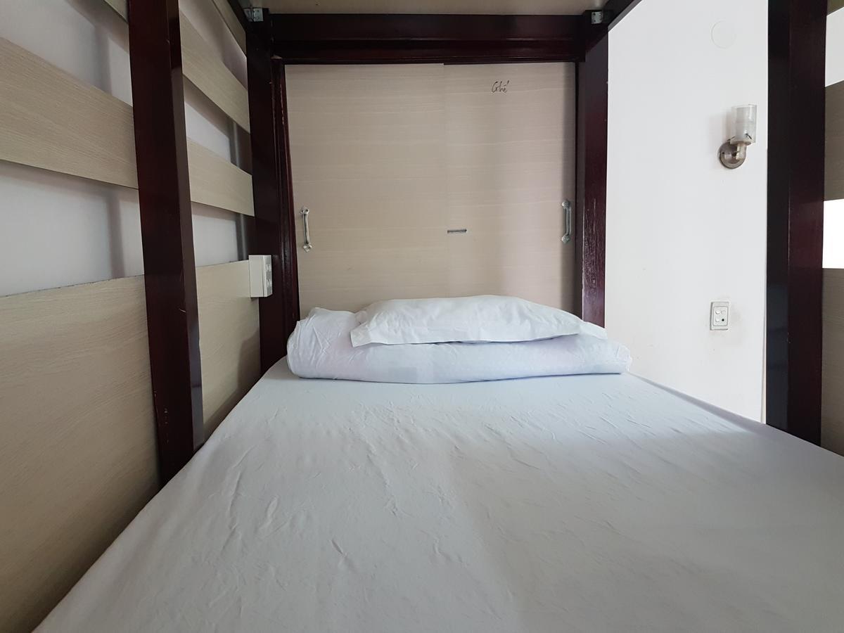 Happy Hostel Vn (Adults Only) Ho Chi Minh-staden Exteriör bild